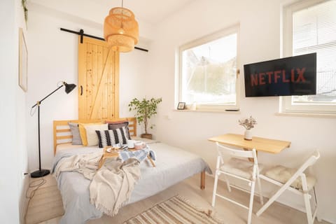 Bed, Bedroom, locker