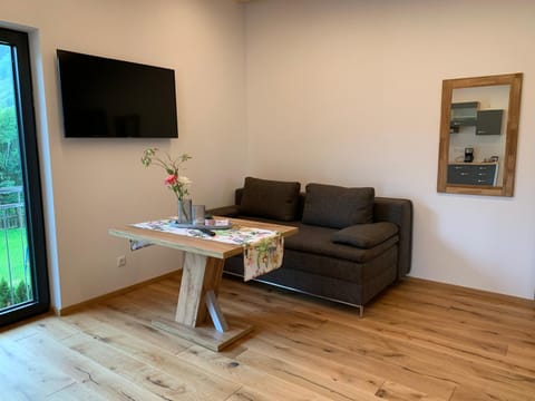 TV and multimedia, Seating area