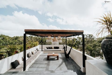 Kings Mansion for 26 guests! Condo in Tulum
