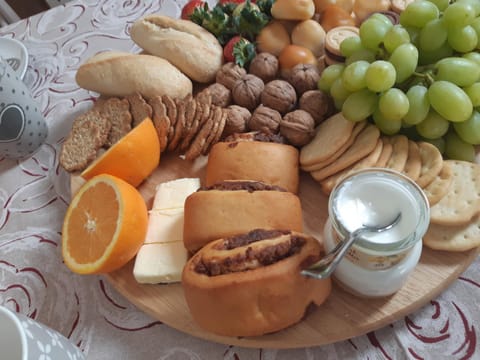 Food and drinks, Food, Breakfast, Continental breakfast, Buffet breakfast