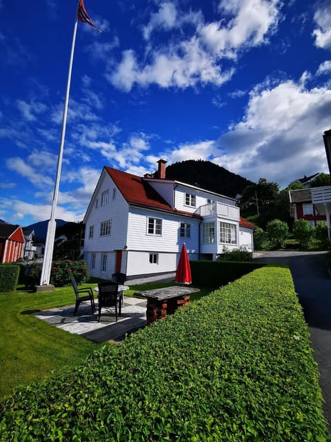 Marifjøra Sjøbuer House in Vestland