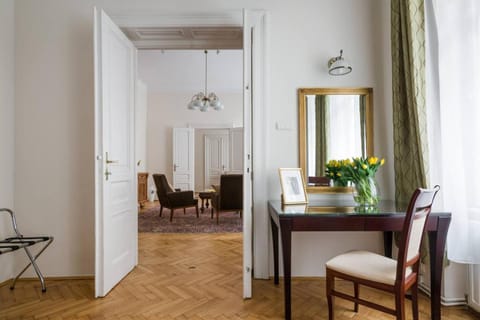 Belle Epoque II, luxury suite 50m to Main Square Copropriété in Krakow