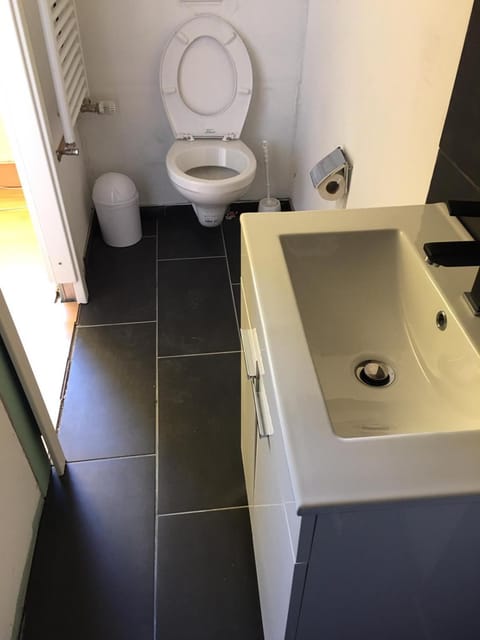 Toilet, Bathroom