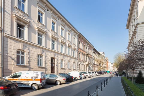 Property building, Facade/entrance