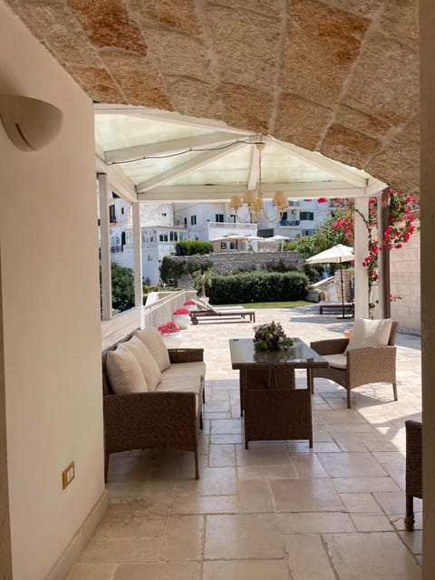 Patio, Garden, Dining area, Garden view