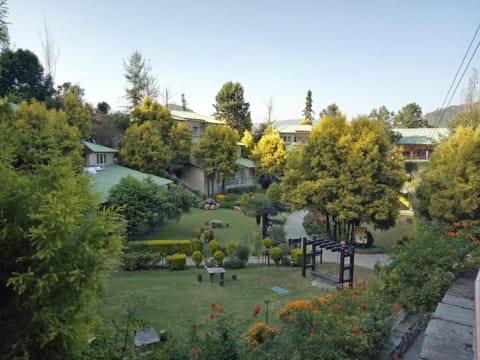 Property building, Facade/entrance, Garden view