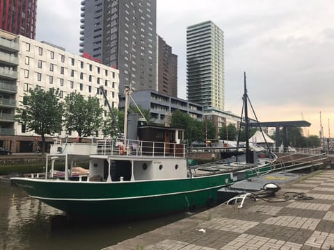 Boathotel Rotterdam Wilhelmina Barca ormeggiata in Rotterdam