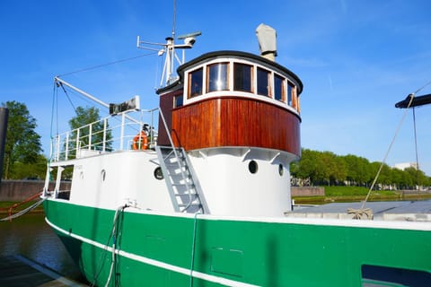 Boathotel Rotterdam Wilhelmina Angelegtes Boot in Rotterdam