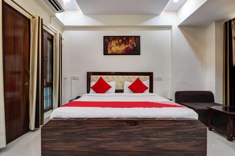 Super OYO Natraj Inn Near SGPGI - Managed by Company Hotel in Lucknow