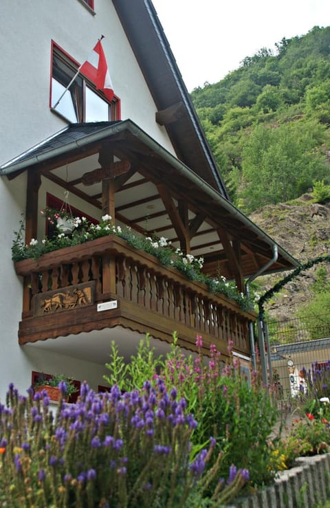 Pension Belzer Alojamiento y desayuno in Boppard