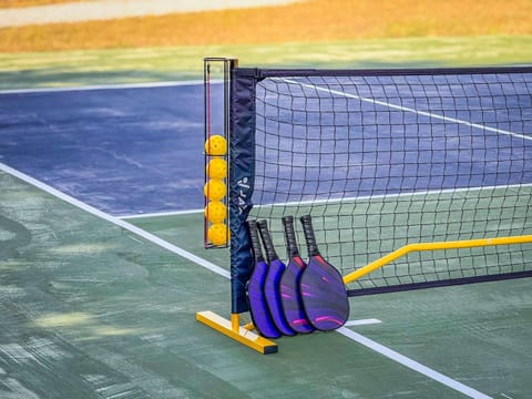 Montana Escape Elegant Tiny House in Waco Near Magnolia House in Rio Grande