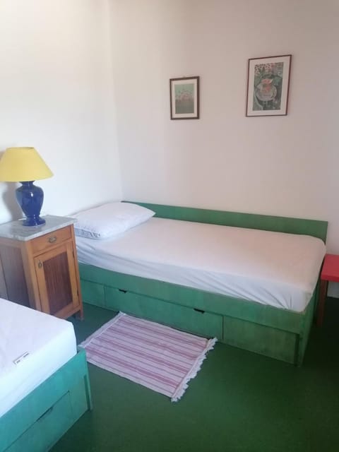 Two-bedroom apartment with sea view Condo in Stari Grad