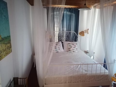 Two-bedroom apartment with sea view Eigentumswohnung in Stari Grad