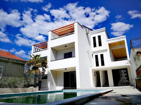 Property building, Swimming pool