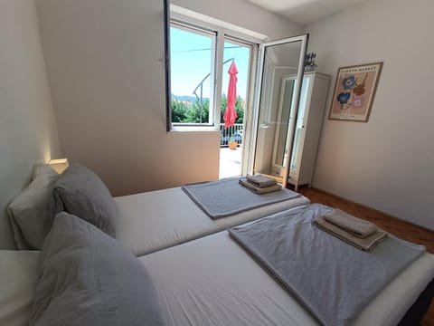 Holiday House Oleas Stari Grad Hvar sunny terrace and 2 min to ocean and center House in Stari Grad