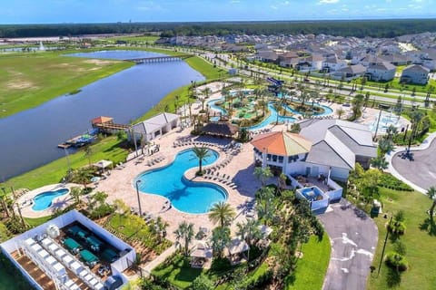 D - New 2 Bedroom Condo - 5 Miles to Disney - Free Water Park Condo in Kissimmee