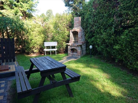 Patio, Day, BBQ facilities, Garden, Garden view