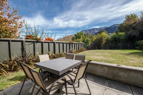 Patio, Garden, Balcony/Terrace