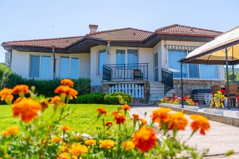 Property building, Garden, Garden view