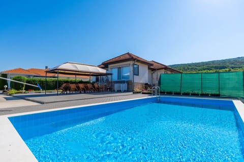 Property building, Pool view, Swimming pool