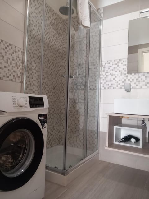 Shower, Bathroom, washing machine