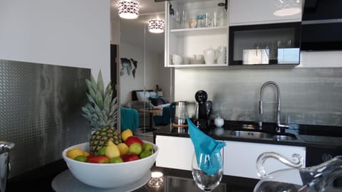 Kitchen or kitchenette, Food and drinks