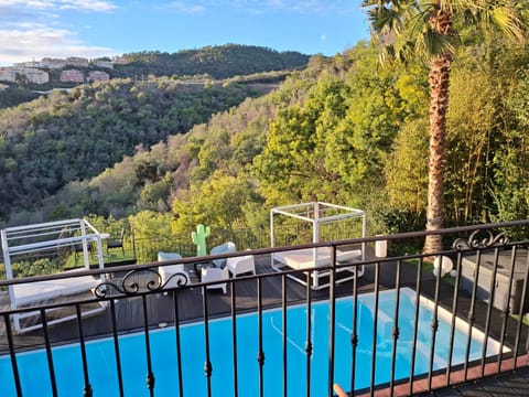 VILLA COLINA Bed and Breakfast in Mandelieu-La Napoule