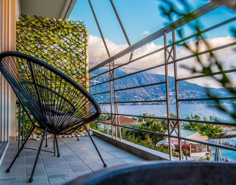 Balcony/Terrace, Mountain view, Sea view