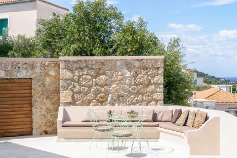 Maison Suisse with sea view in Spetses town Villa in Spetses
