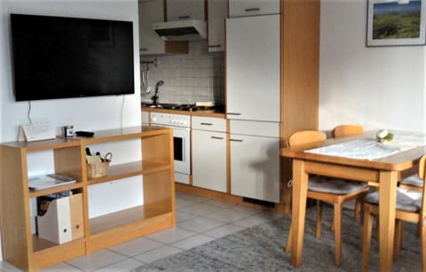 TV and multimedia, Kitchen or kitchenette, Dining area