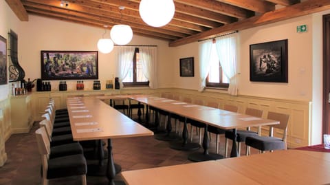 Business facilities, Seating area, Meeting/conference room