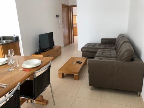 Communal lounge/ TV room, TV and multimedia, Living room, Seating area, Dining area