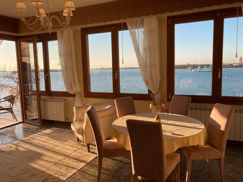 Dining area, Sea view