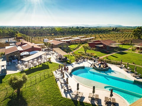 Bird's eye view, Pool view