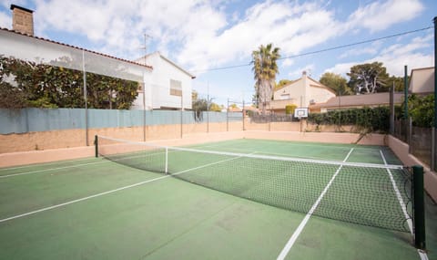 Villa tennis park with air conditionner Villa in Baix Penedès