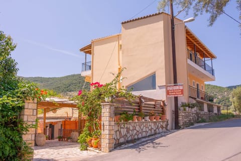 Property building, Facade/entrance