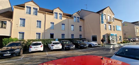 Kyriad Direct Arpajon Hotel in Île-de-France