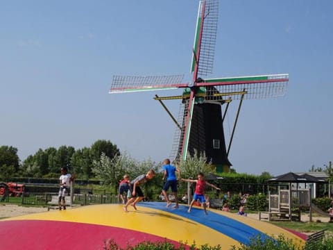 Restaurant/places to eat, Children play ground