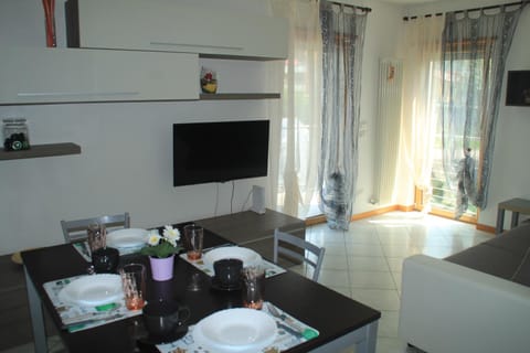 TV and multimedia, Dining area