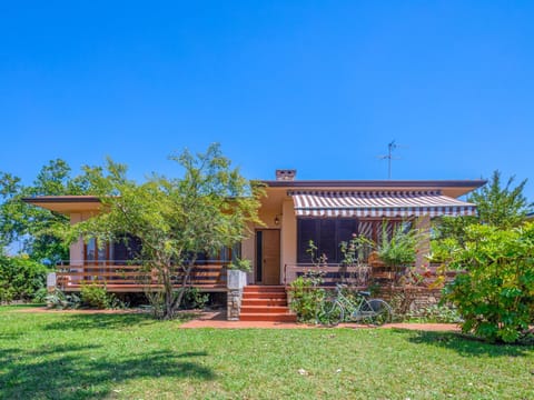 Holiday Home Donatella by Interhome House in Pietrasanta