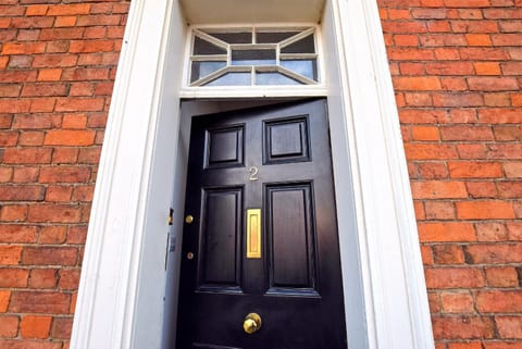 Derby Town House 1 min to town House in Derby