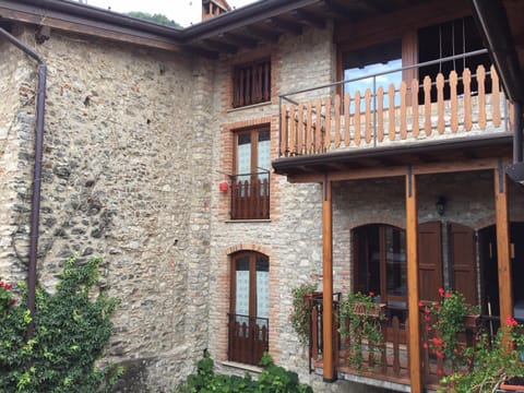 Balcony/Terrace, Decorative detail