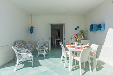 Casa Rosa a 50mt dal mare House in Province of Taranto