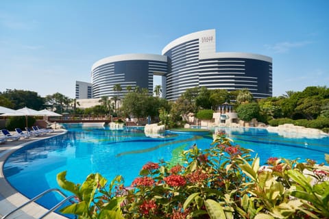 Property building, Facade/entrance, Swimming pool