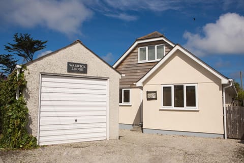 Warwick Lodge House in Perranporth