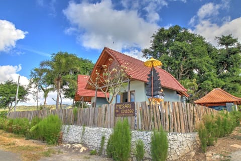 MESARI Cottage Campground/ 
RV Resort in Nusapenida