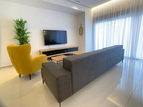 TV and multimedia, Seating area