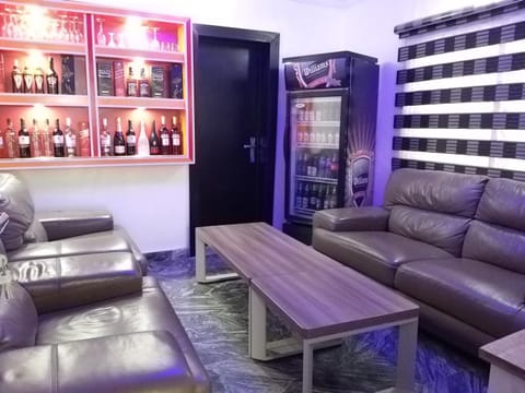 MITOS LUXURY SUITES -Somosu Hotel in Lagos