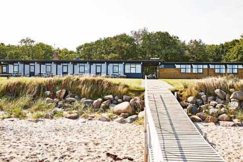 Property building, Facade/entrance, Beach