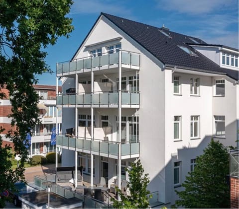 Property building, View (from property/room), Balcony/Terrace